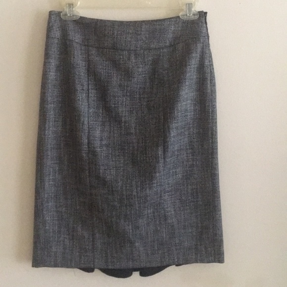 WHBM Ruffle back Skirt - Picture 2 of 3